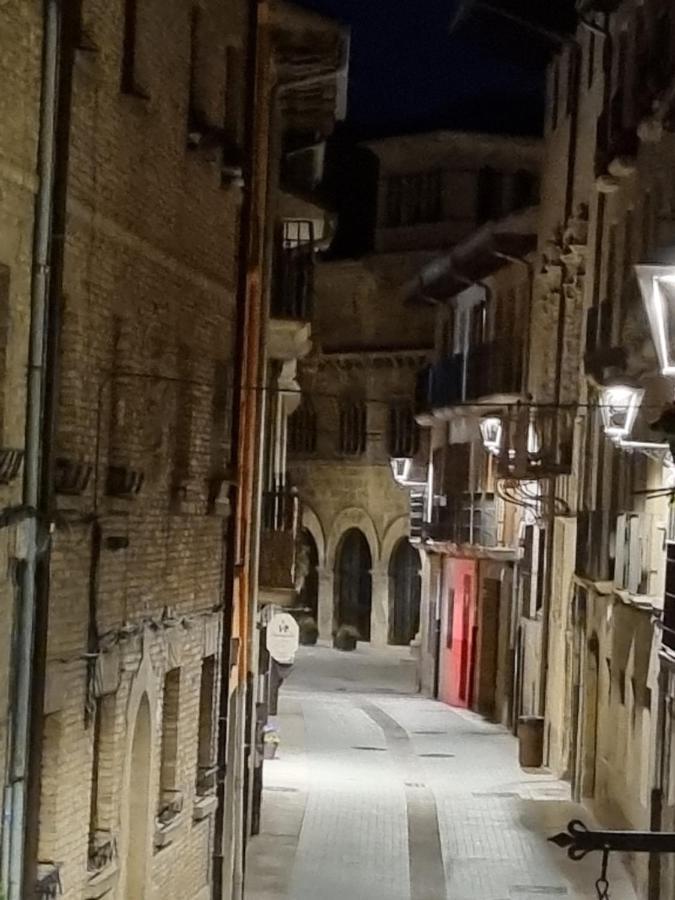 Hostal La Rua Эстелла Экстерьер фото